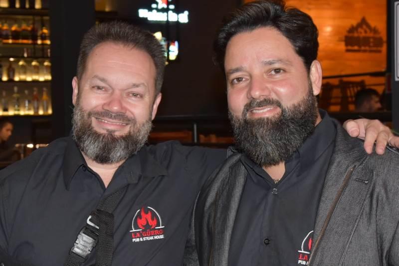 Inauguração La' Güero Pub & Steak House