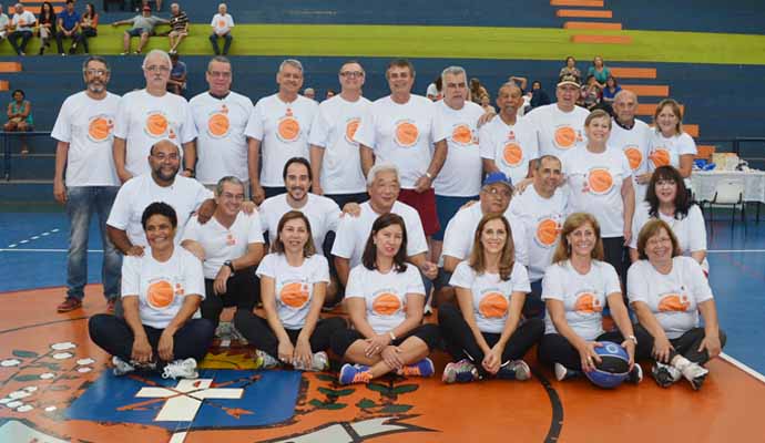 Mais de 30 ex-atletas do basquete de Paraguaçu se reúnem