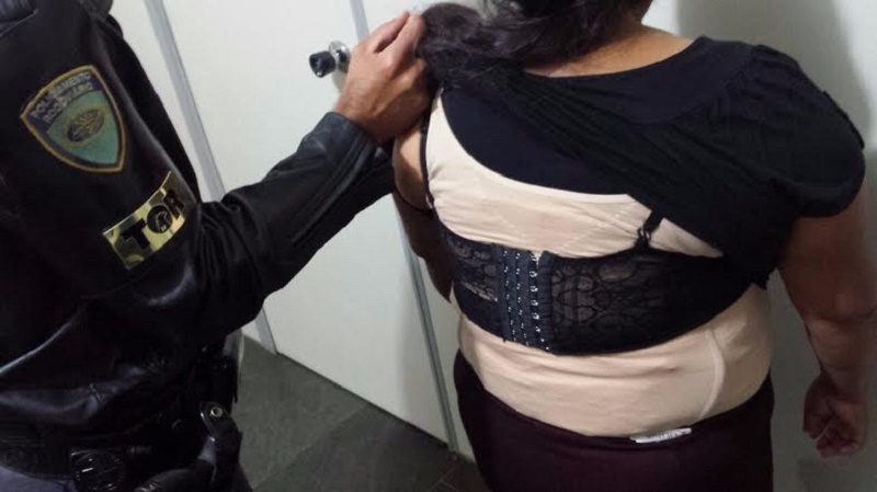 Boliviana é presa em Assis com cocaína em cinta abdominal