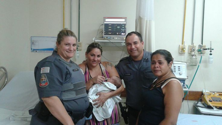 Polícia Militar salva recém-nascido engasgado com leite