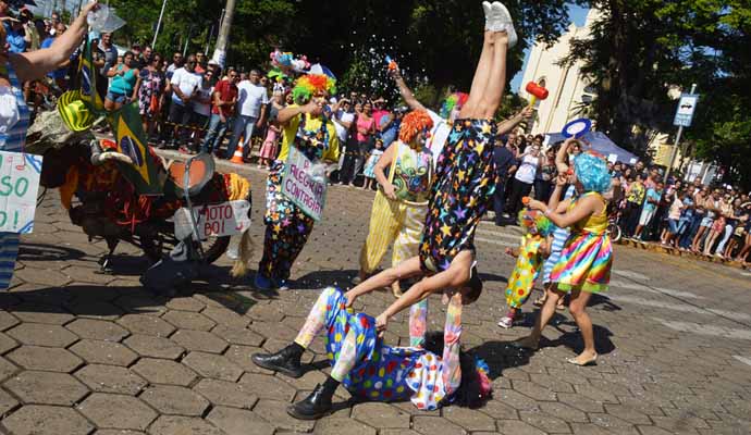 Paraguaçu Paulista comemora 92 anos com desfile comemorativo