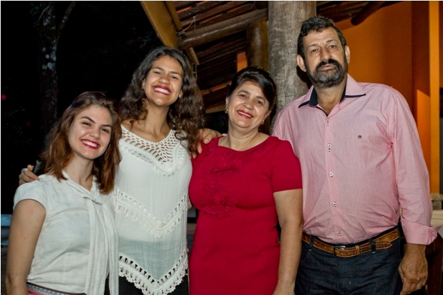 Roda de viola marca o aniversário de Ana Maria