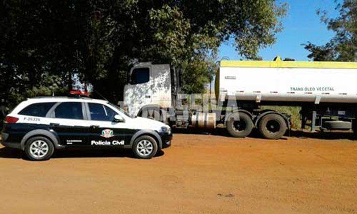 Carreta roubada no Paraná é localizada em Salto Grande