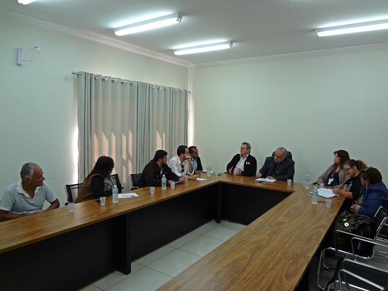 Câmara e SindSaúde se unem para barrar a terceirização do laboratório do HRA