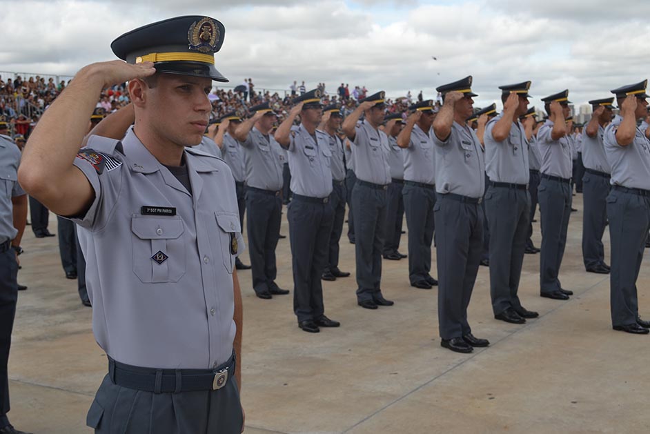 Polícia Militar abre concurso para contratação de 221 alunos-oficiais