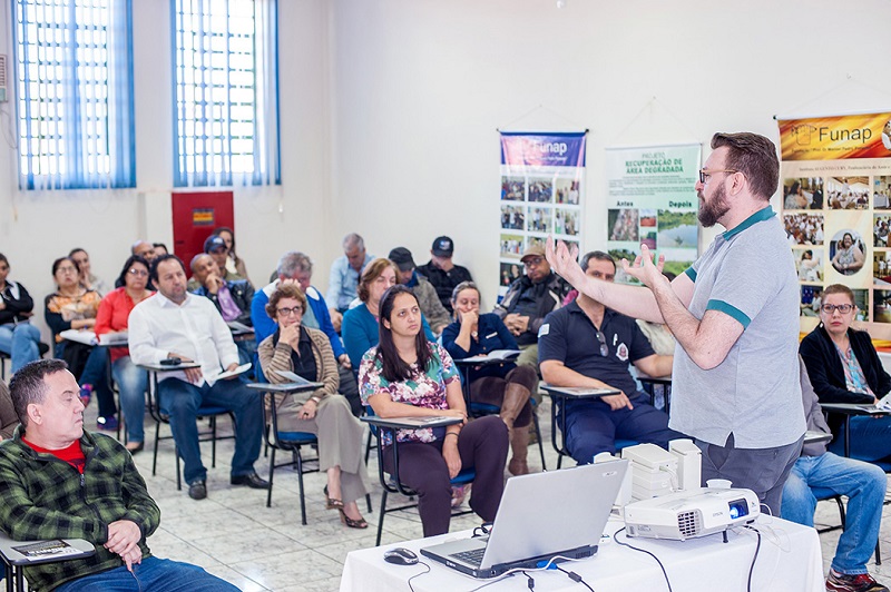 Penitenciária de Assis promove palestra 'Trabalhando com a população LGBT'