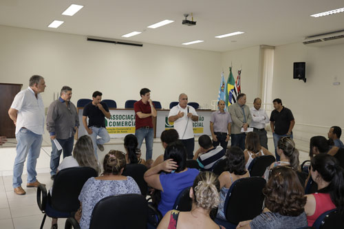 Discutida a lei que autoriza realização de feiras itinerantes em Assis