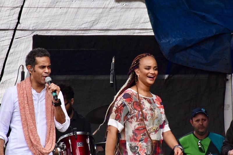 Manhã de sábado teve Jairzinho e Luciana em Cândido Mota