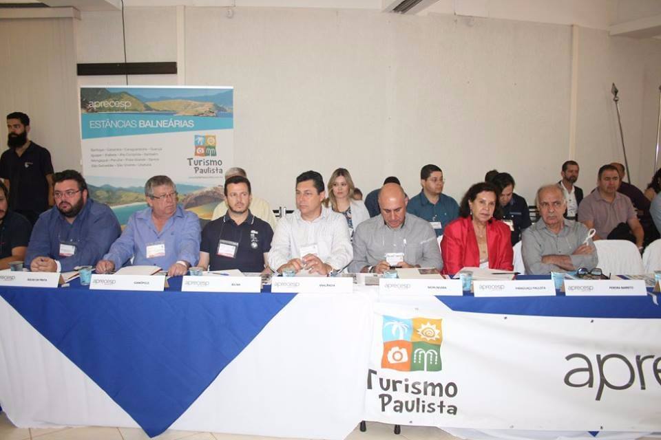 Prefeita de Paraguaçu participa de encontro de prefeitos de Estâncias Turísticas