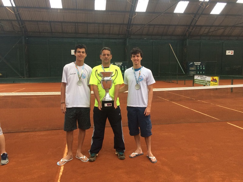 Leo e Lucas fazem bonito em São Caetano do Sul.