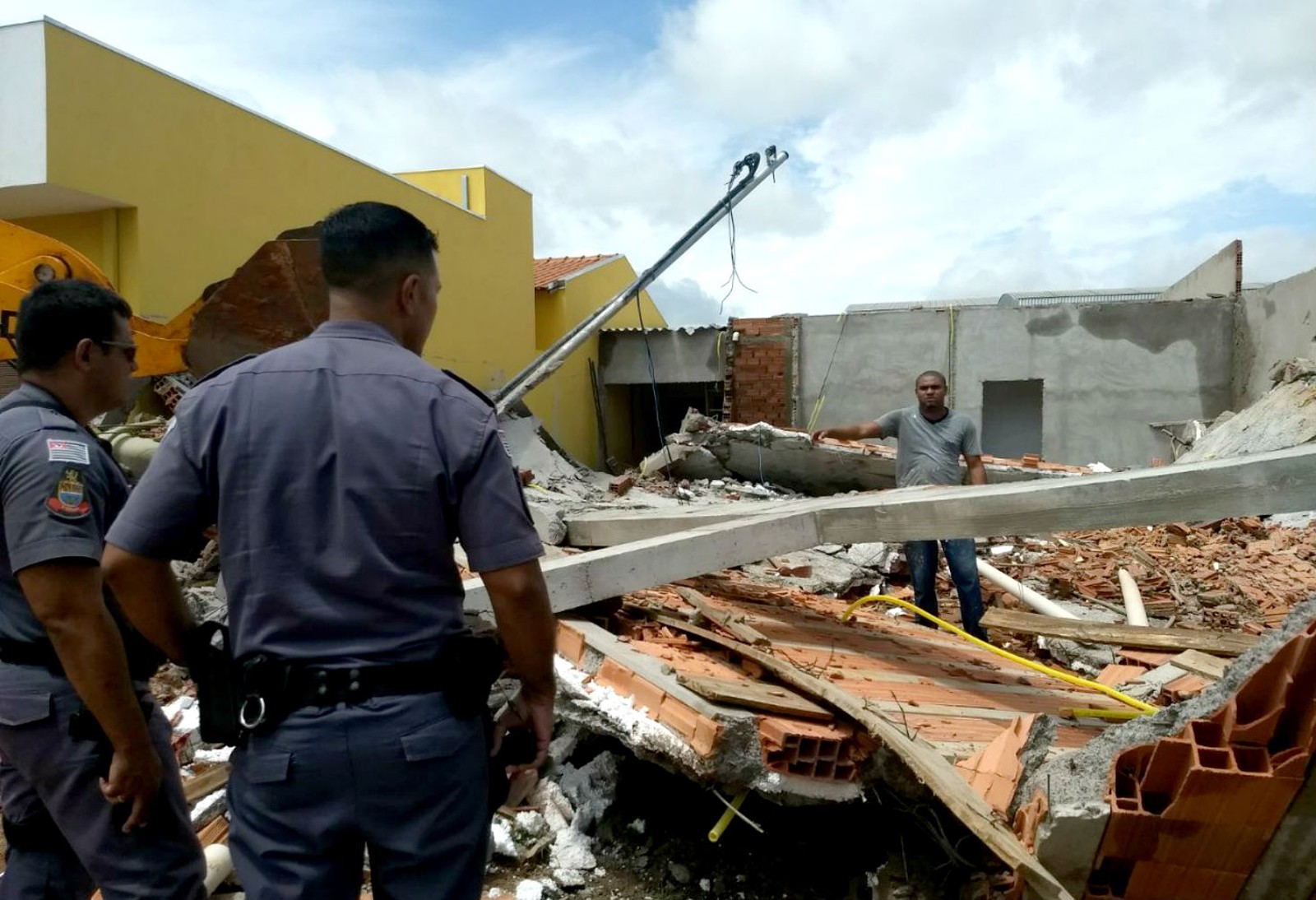 Vítimas do desabamento de barracão fiscalizavam a obra em Herculândia