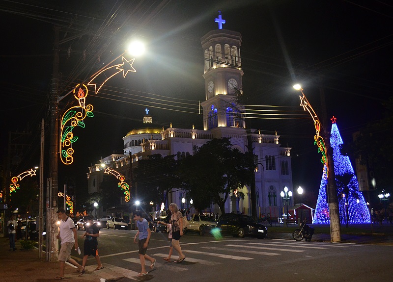 Comércio de Assis recebe grande volume de consumidores na semana do Natal