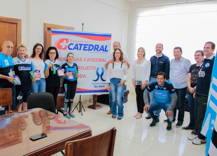 Prefeito recebe atletas e patrocinadores do JORI