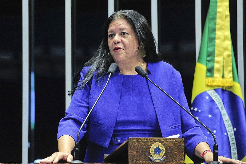 Deputada escolhida como relatora do decreto diz ser favorável à intervenção federal no Rio