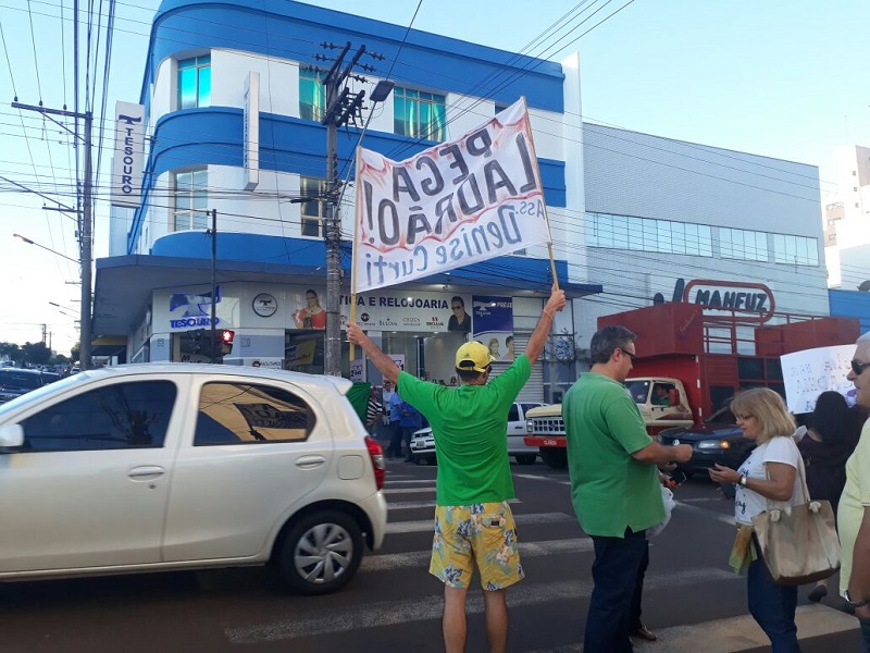 Assisenses se manifestam timidamente a favor da prisão de Lula