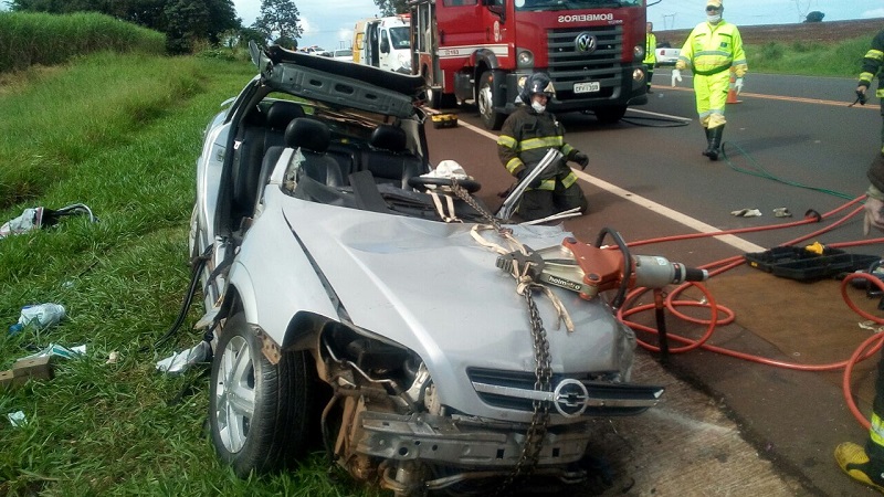 Grave acidente entre Assis e Tarumã deixa três feridos