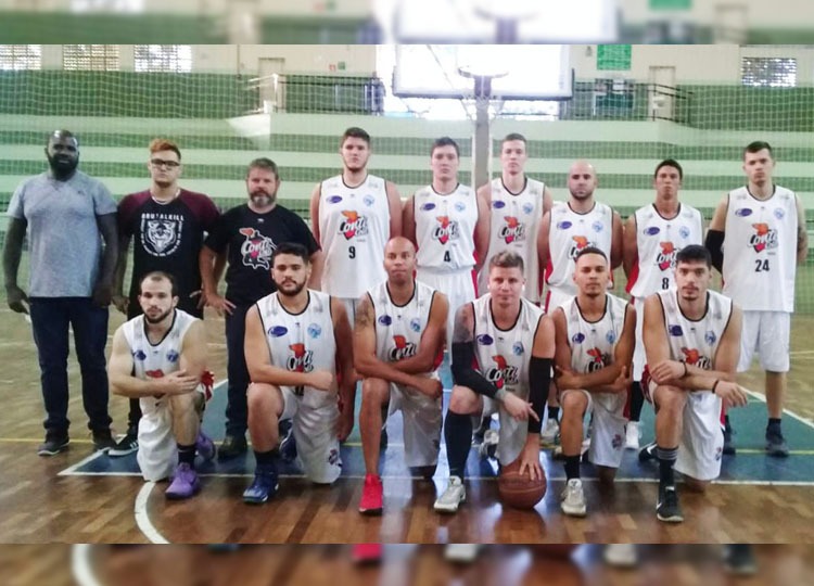 Assis Basket adulto estreia com vitória na LBC, em Garça
