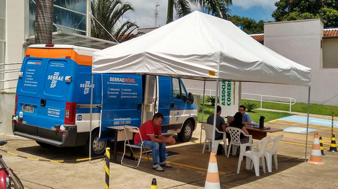 SEBRAE Móvel atenderá nesta segunda-feira em frente à ACIA