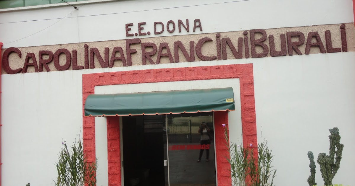 Hoje tem brechó dos alunos da escola Carolina Burali, em Assis