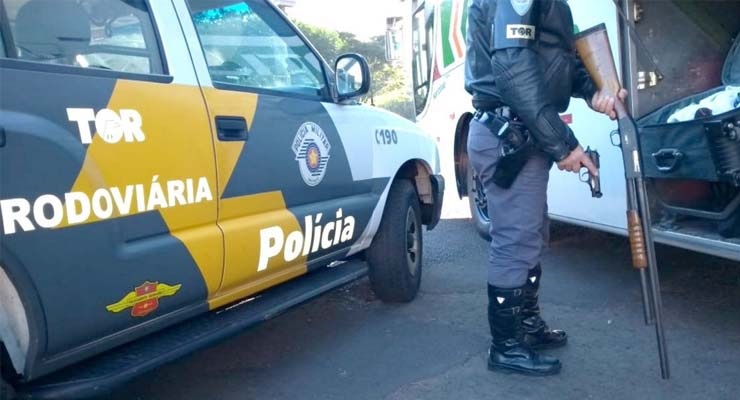 Passageiro que saiu do Paraguai é surpreendido com armas em Assis