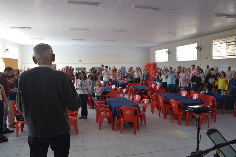 Leilão da Casa da Menina reúne centenas de convidados