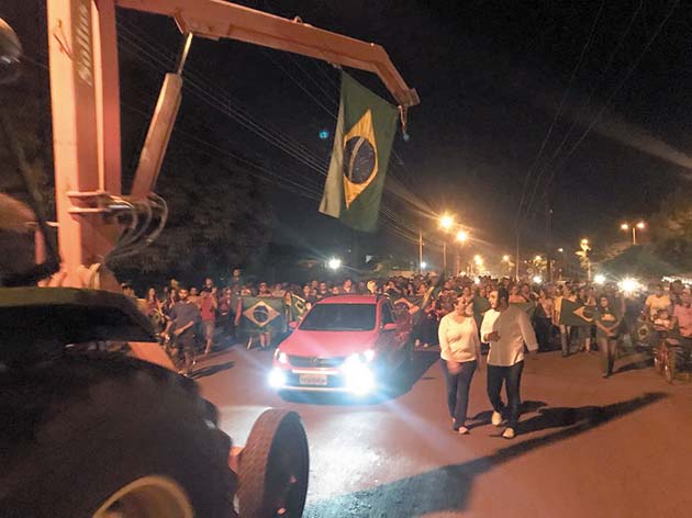 Prefeitura de Cândido Mota suspende transporte escolar
