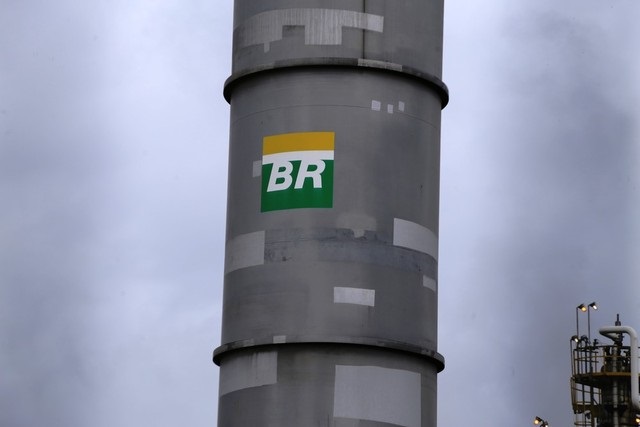 Petrobras eleva preço da gasolina em 2,25% nas refinarias