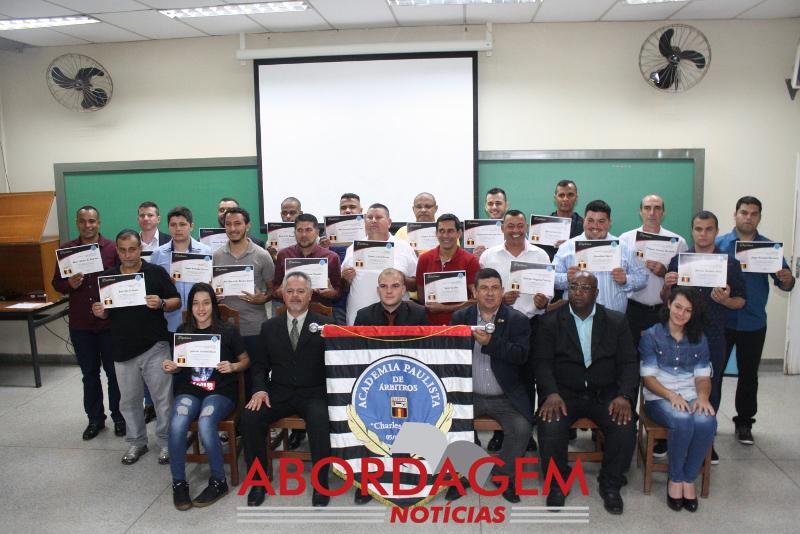 Sucesso marcou entrega de diplomas do Curso de Árbitros de Futebol, em Assis