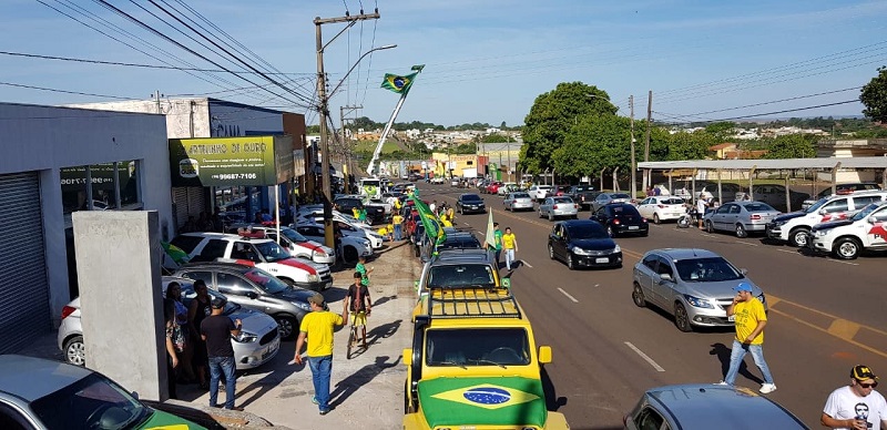 Sem incidentes, Assis realiza duas horas de carreata pró Bolsonaro