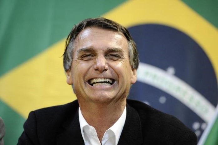 Bolsonaro poderá indicar até 50 integrantes para equipe de transição de governo
