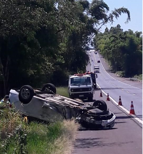 Carro e caminhão se envolvem em acidente entre Assis e Paraguaçu Paulista