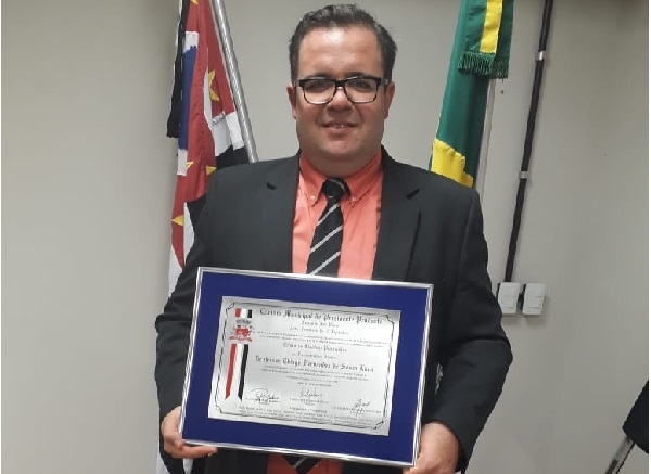 Professor assisense, Thiago Hernandes recebe título de Cidadão Prudentino