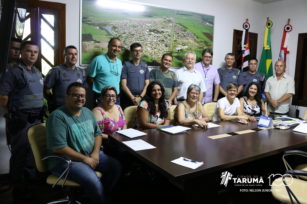 Prefeito de Tarumã assina volta do Programa Educacional de Resistência às Drogas (Proerd)