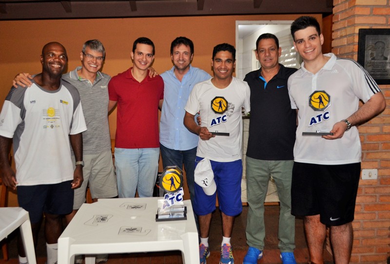 Tenistas do Assis Tênis Clube comemoram final do 1a. Etapa do Torneio WhatsApp 2019
