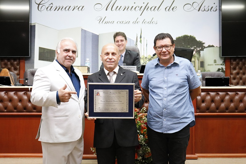 Câmara de Assis entrega Diploma de Honra ao Mérito ao Coronel PM Lincoln