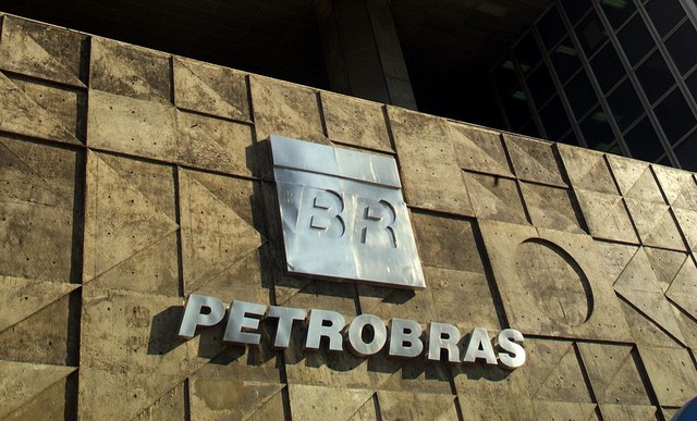 Petrobras sobe preço da gasolina nas refinarias para maior nível em mais de 5 meses