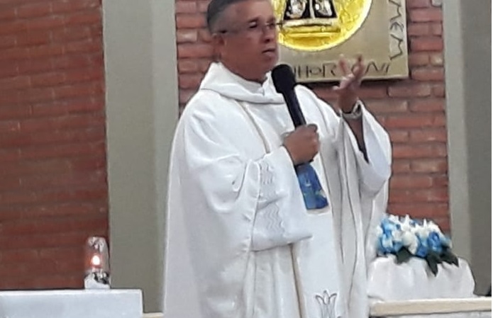 Padre de Oscar Bressane-SP renuncia após escândalo