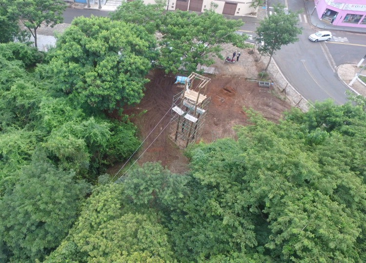 Prefeitura instala tirolesa ao lado do Parque Buracão em Assis