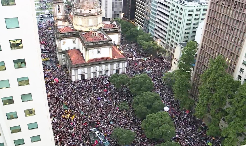 MEC mantém bloqueio de R$ 5,8 bilhões após revisão orçamentária