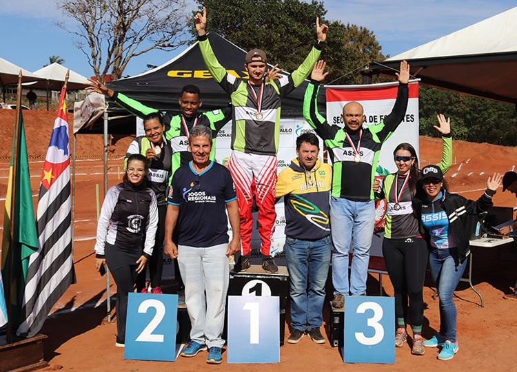 Assis conquista 5 medalhas no ciclismo BMX