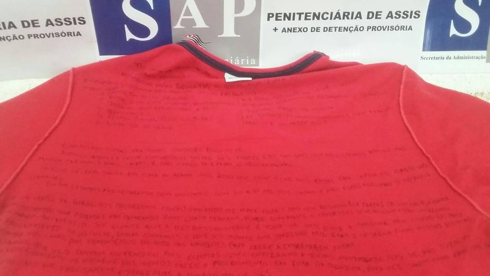 Visitante de preso tenta entrar em penitenciária de Assis com carta escrita em camiseta