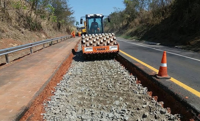 Entrevias restaura pavimento da SP-333, com operação Pare e Siga em alguns locais