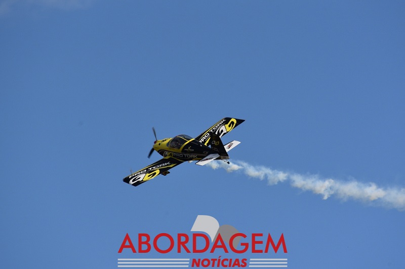 Aeromodelismo reuniu famílias no domingo em Cândido Mota-SP