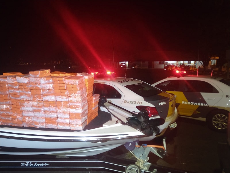 Lancha escondia 200 quilos de maconha, apreendidos em Assis-SP