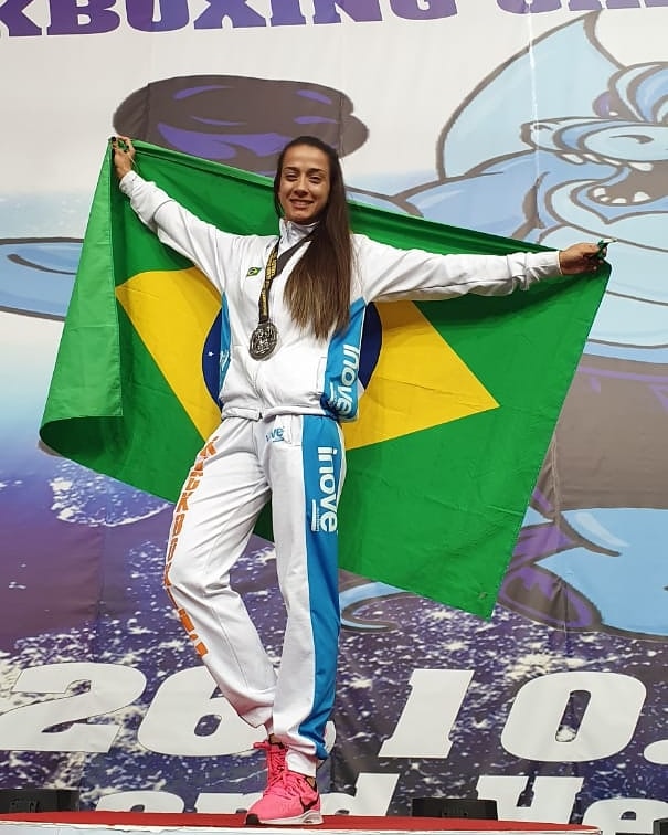 Kickboxing : Assisense é a segunda melhor do mundo em sua categoria