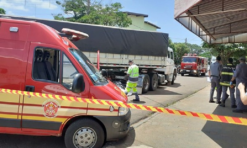 Ciclista morre atropelado por carreta em Nova Alexandria-SP