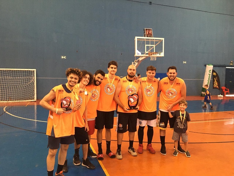 Esporte e solidariedade marcam a 5ª Copa Amadora de Basquete, em Assis