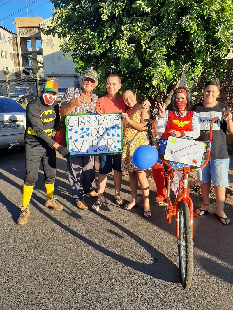 Chá de bebê é feito com carreata em Assis