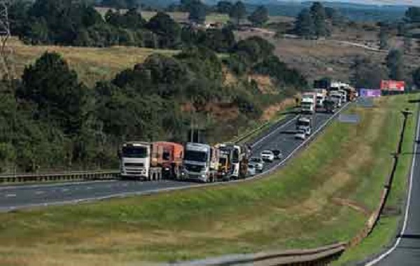 Rodovias paulistas têm queda de 4,2% na movimentação durante o feriado prolongado