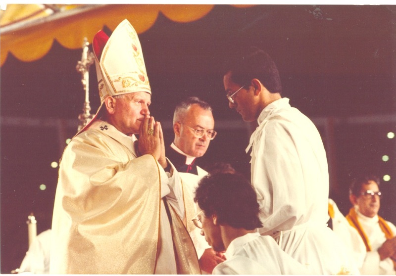 Há 40 anos, Dom Argemiro foi ordenado sacerdote pelo Papa São João Paulo II